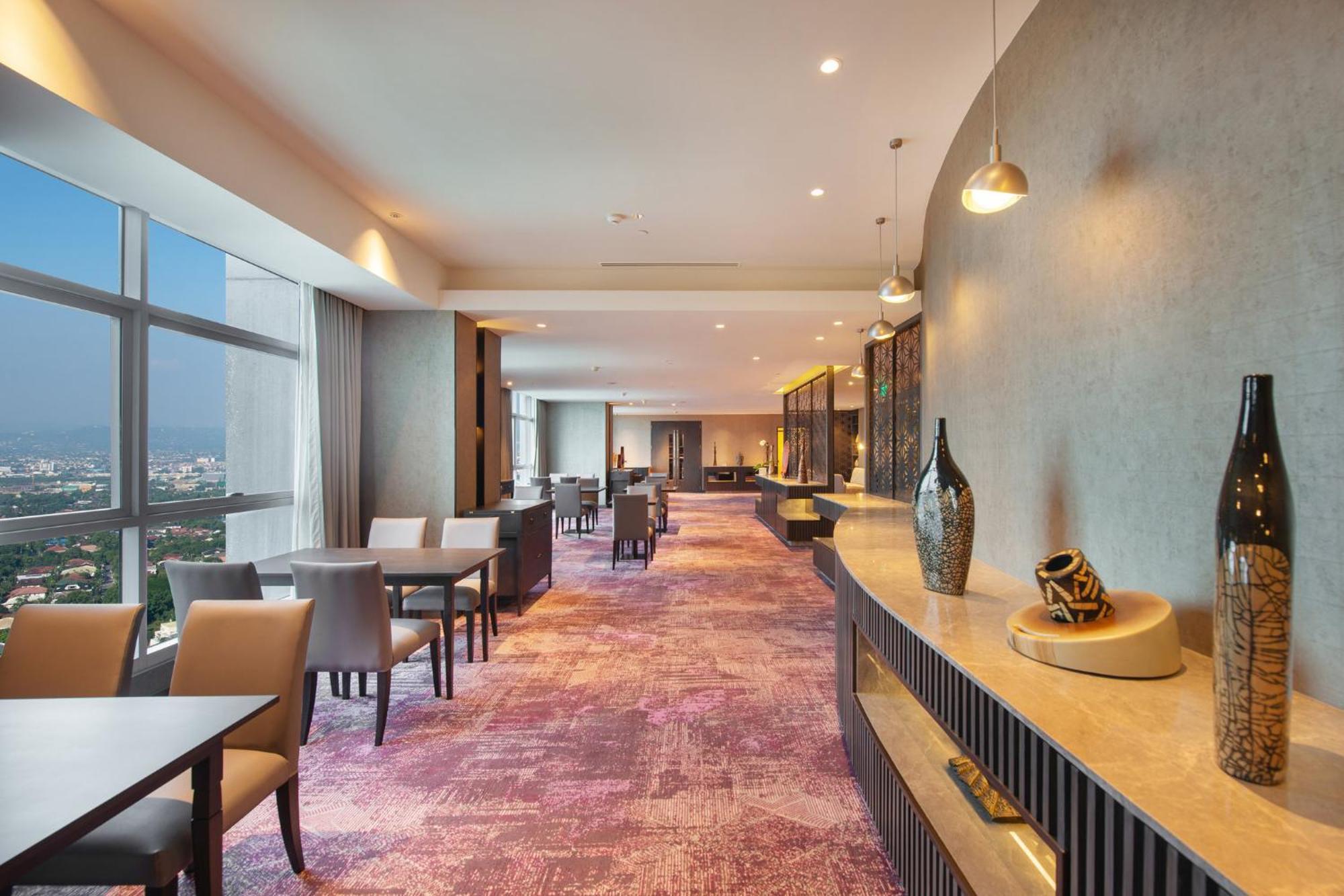 Crowne Plaza Manila Galleria By Ihg Hotel 5*