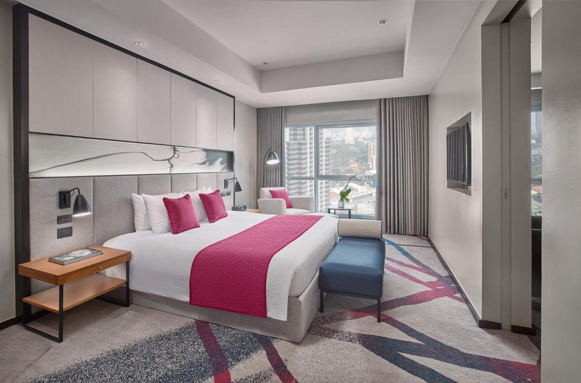 Hotel Crowne Plaza Manila Galleria By Ihg