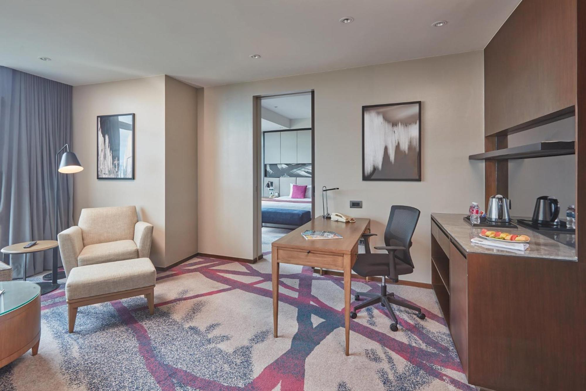 Crowne Plaza Manila Galleria By Ihg 5*