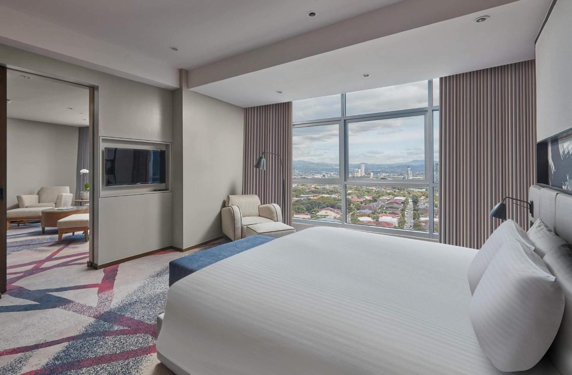 Hotel Crowne Plaza Manila Galleria By Ihg