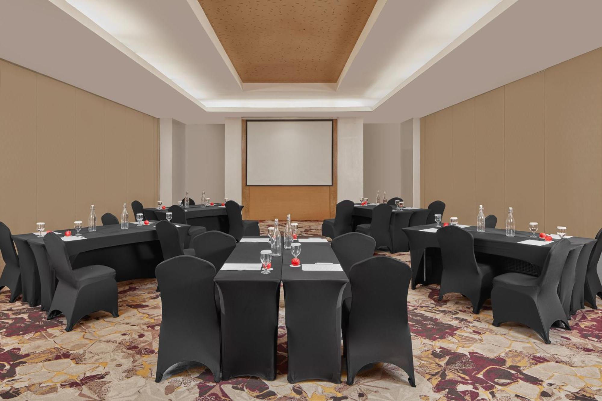 Hotel Crowne Plaza Manila Galleria By Ihg
