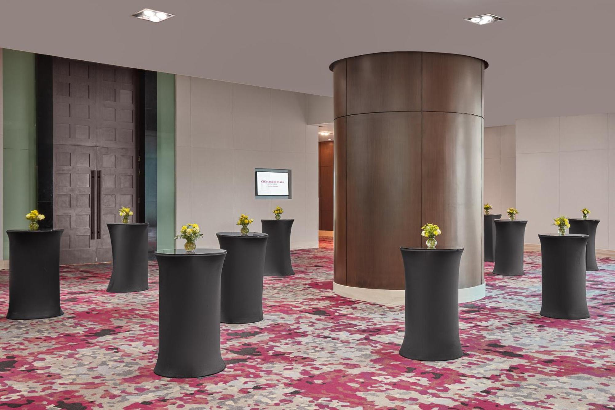 Crowne Plaza Manila Galleria By Ihg Hotel 5*