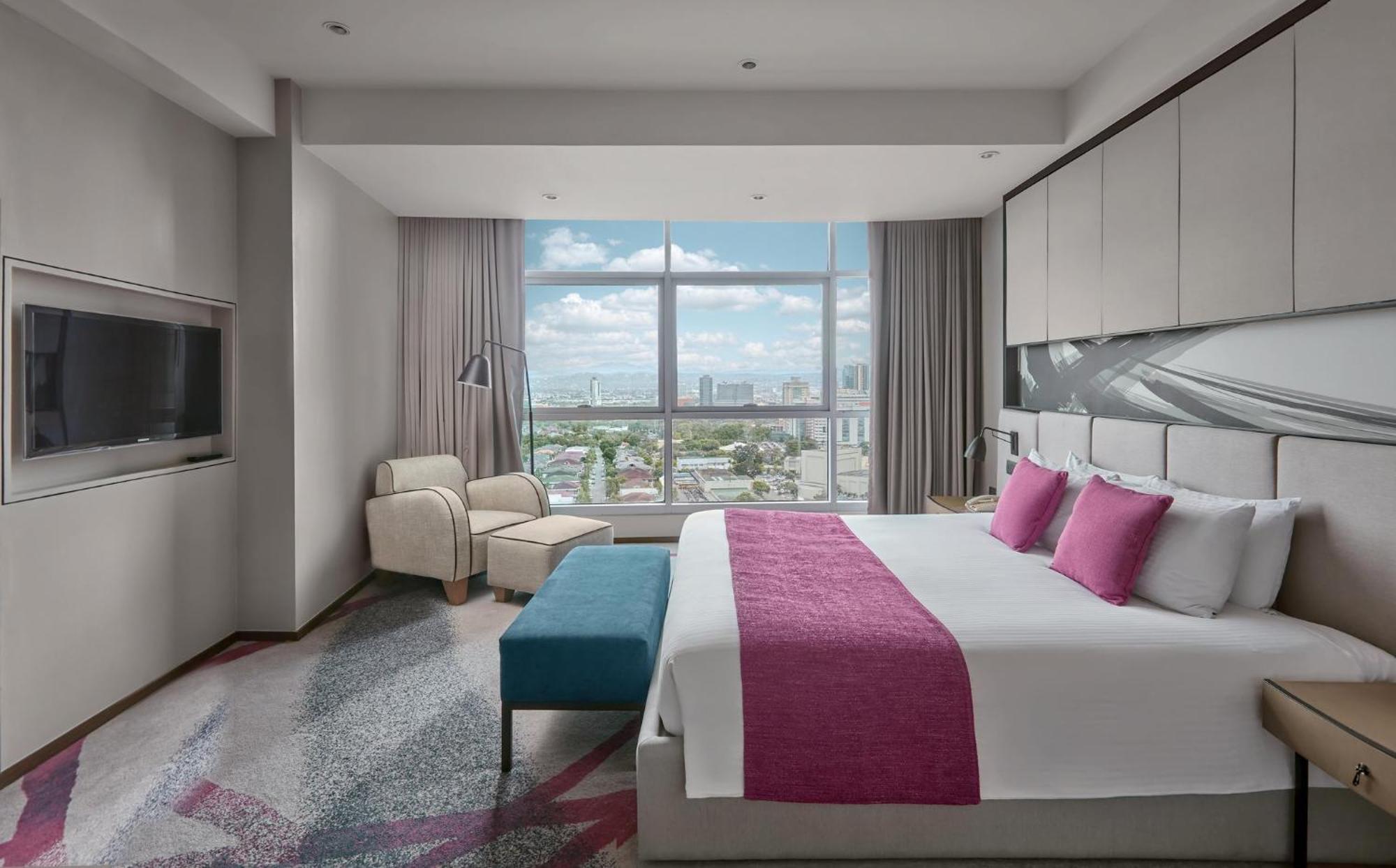 Hotel Crowne Plaza Manila Galleria By Ihg